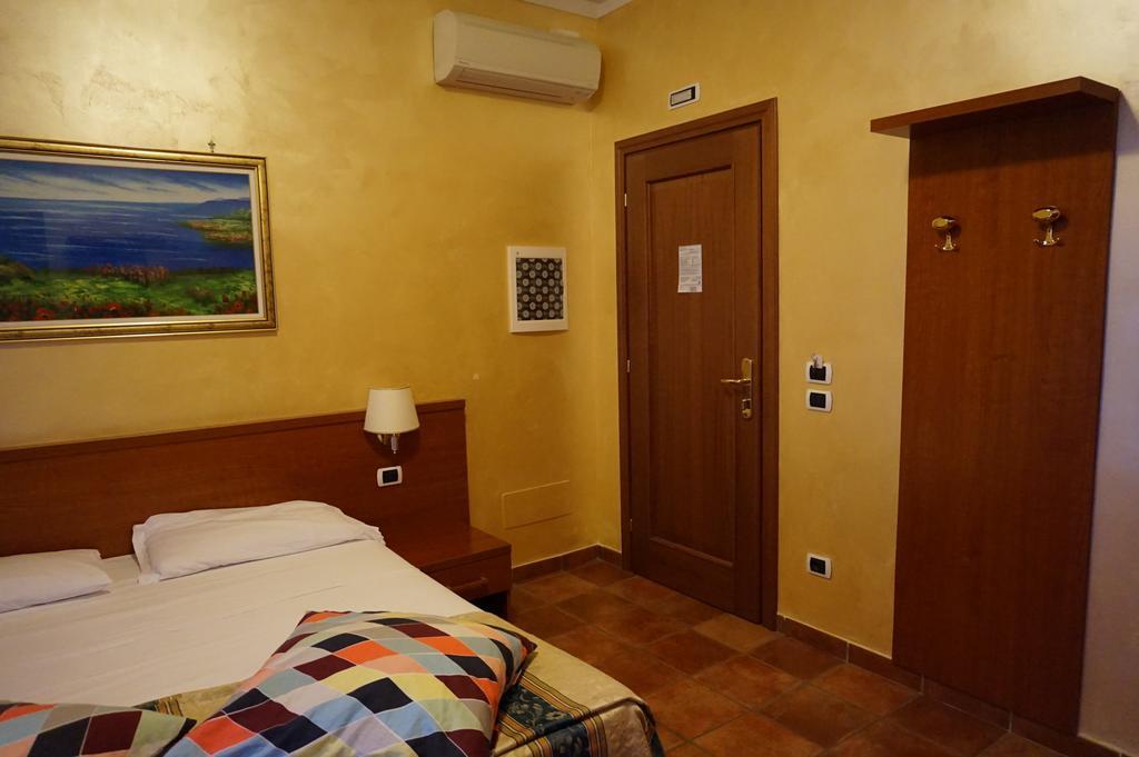 Hotel Maryelen Rom Rum bild